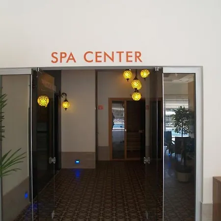 Apartament Orion Guelay 18 *
